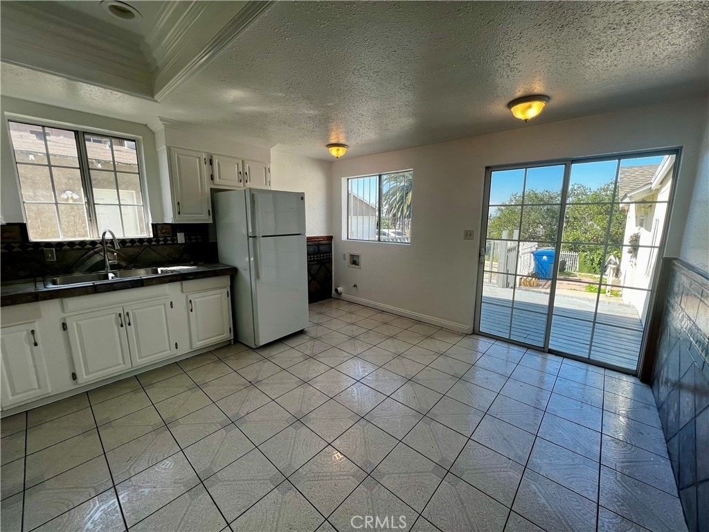 609 Camulos Street - Photo 7