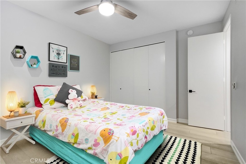 4949 Genesta Avenue - Photo 2