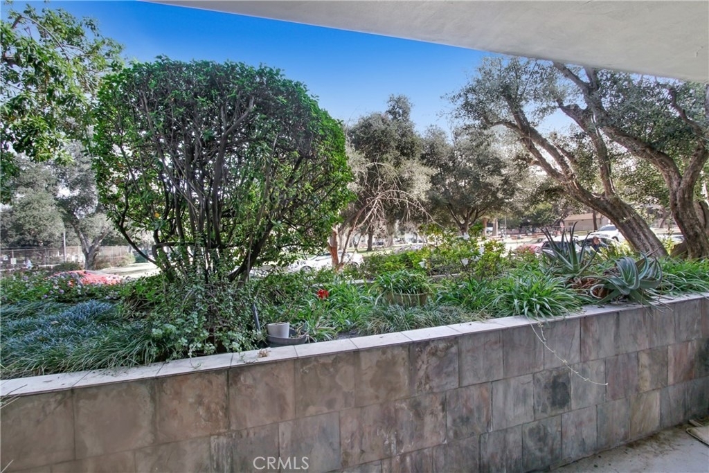 4949 Genesta Avenue - Photo 28