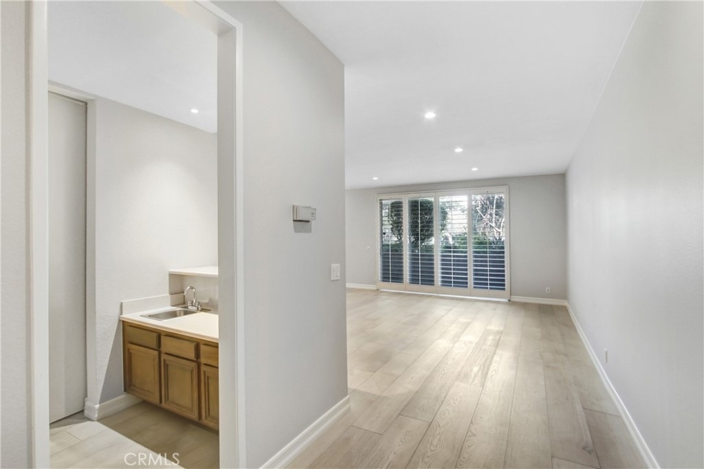 4949 Genesta Avenue - Photo 7