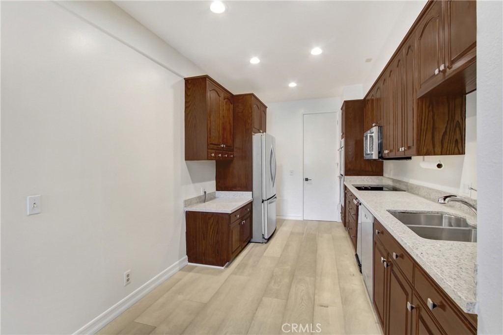 4949 Genesta Avenue - Photo 13