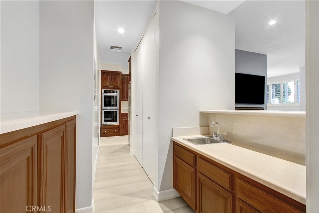 4949 Genesta Avenue - Photo 16