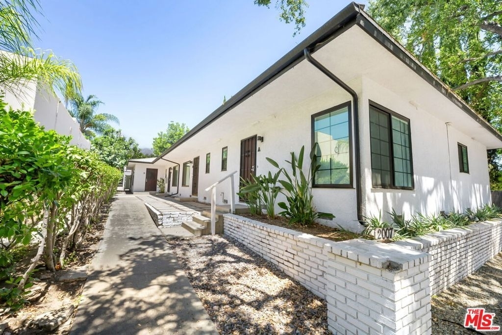 2007 E Villa Street - Photo 2