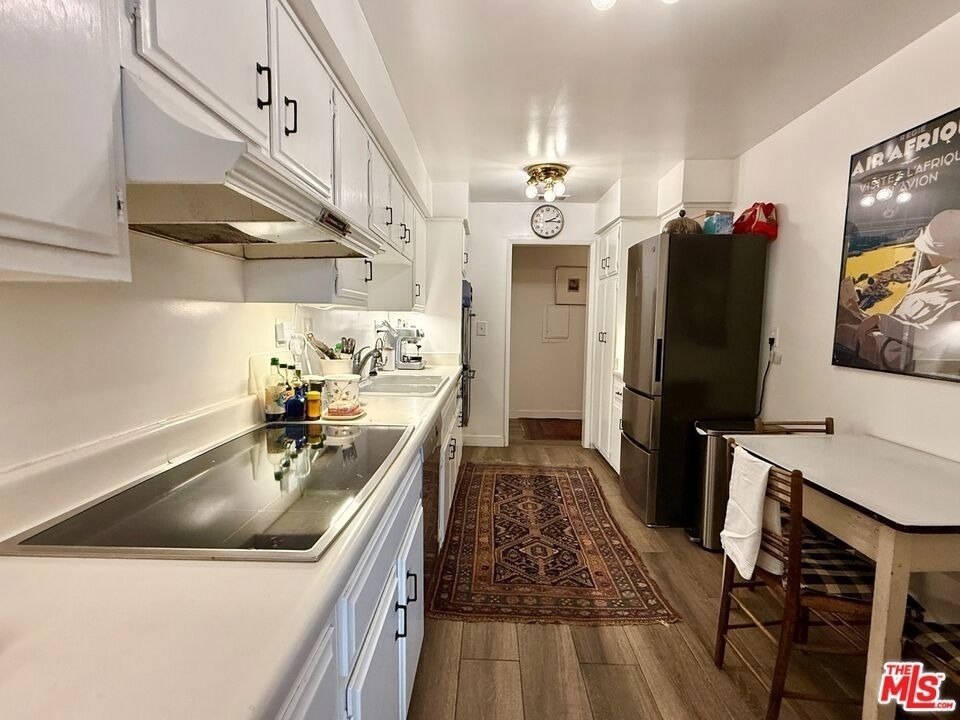 637 Wilcox Avenue - Photo 11