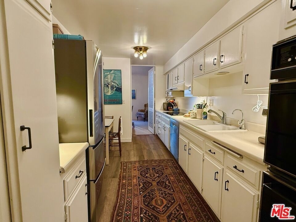 637 Wilcox Avenue - Photo 14
