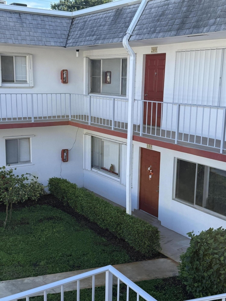 2960 Lake Osborne Drive - Photo 17
