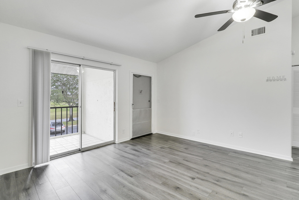 6392 Chasewood Drive - Photo 3