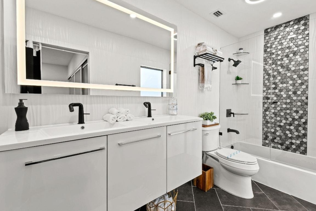 630 Ne 15th Place - Photo 18