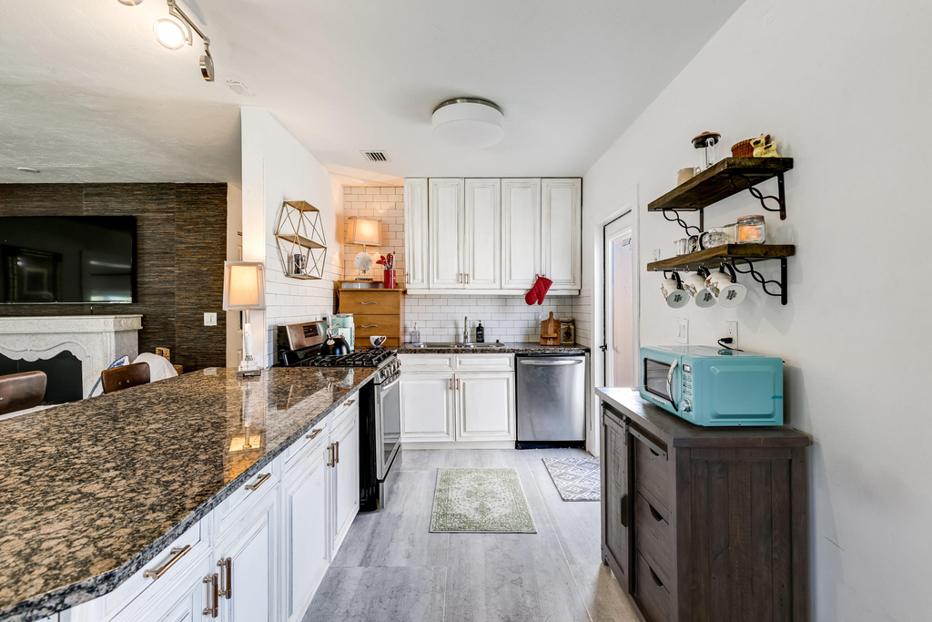609 S Arnold Avenue - Photo 5