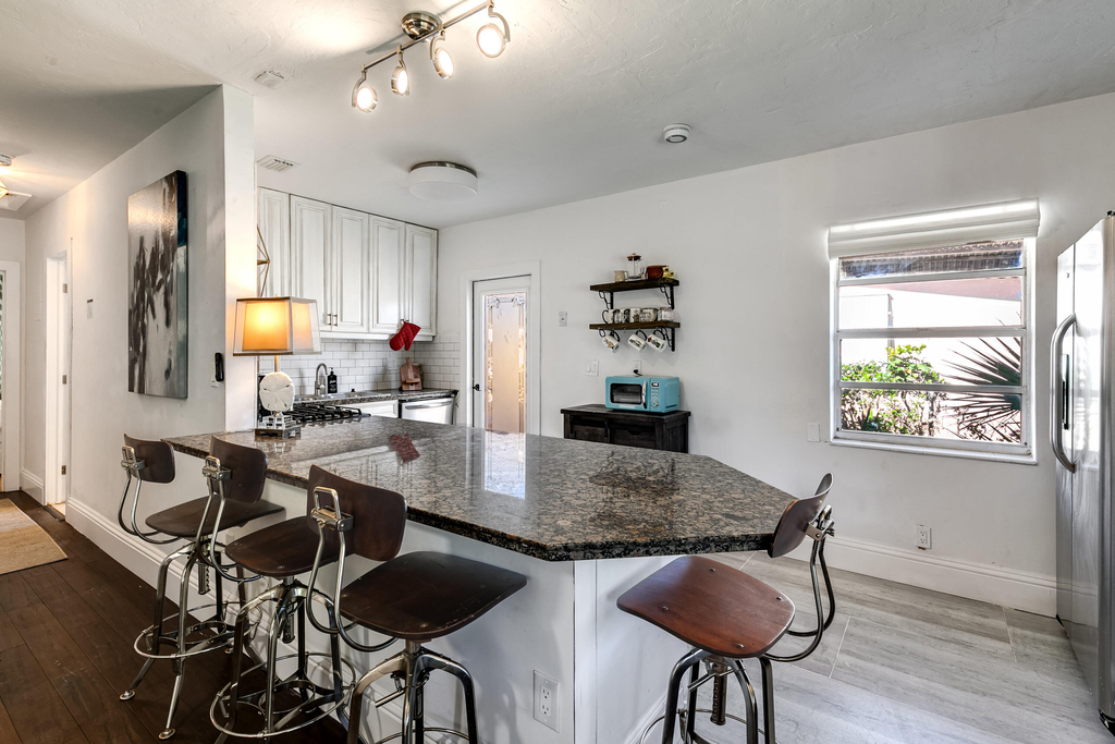 609 S Arnold Avenue - Photo 3