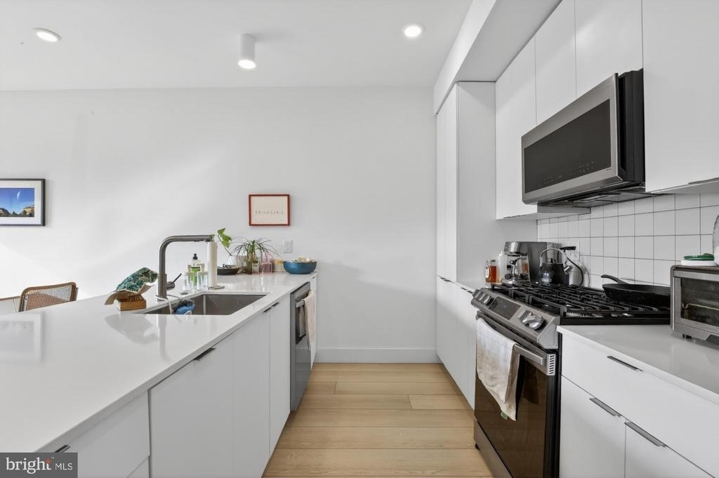 2007 Cambridge Street - Photo 4