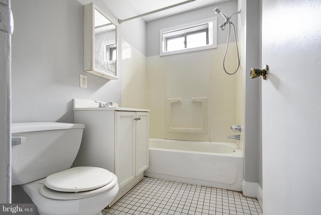2411 W Darby Road - Photo 2