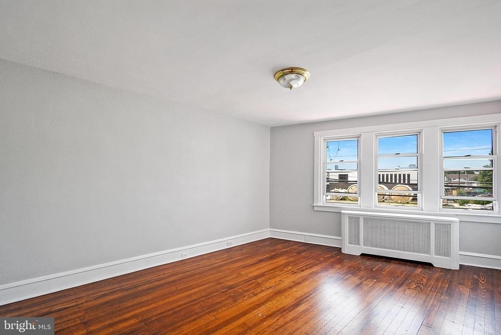 2411 W Darby Road - Photo 3