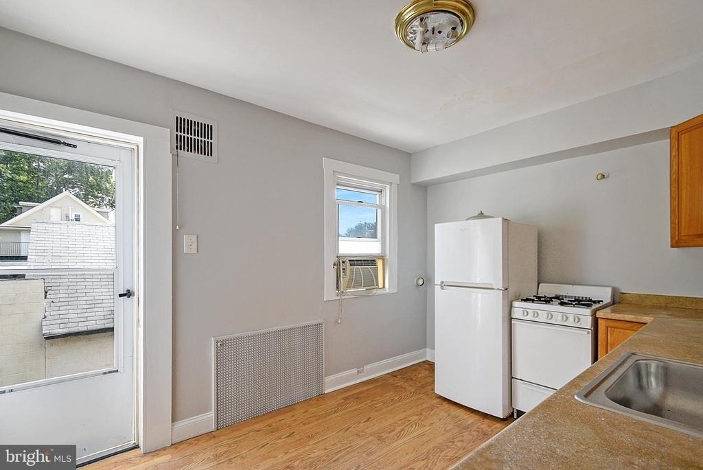 2411 W Darby Road - Photo 1