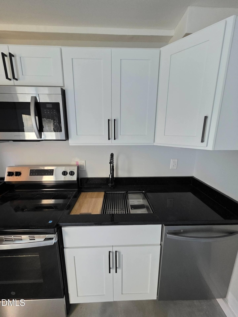 114 Chaucer Court - Photo 5