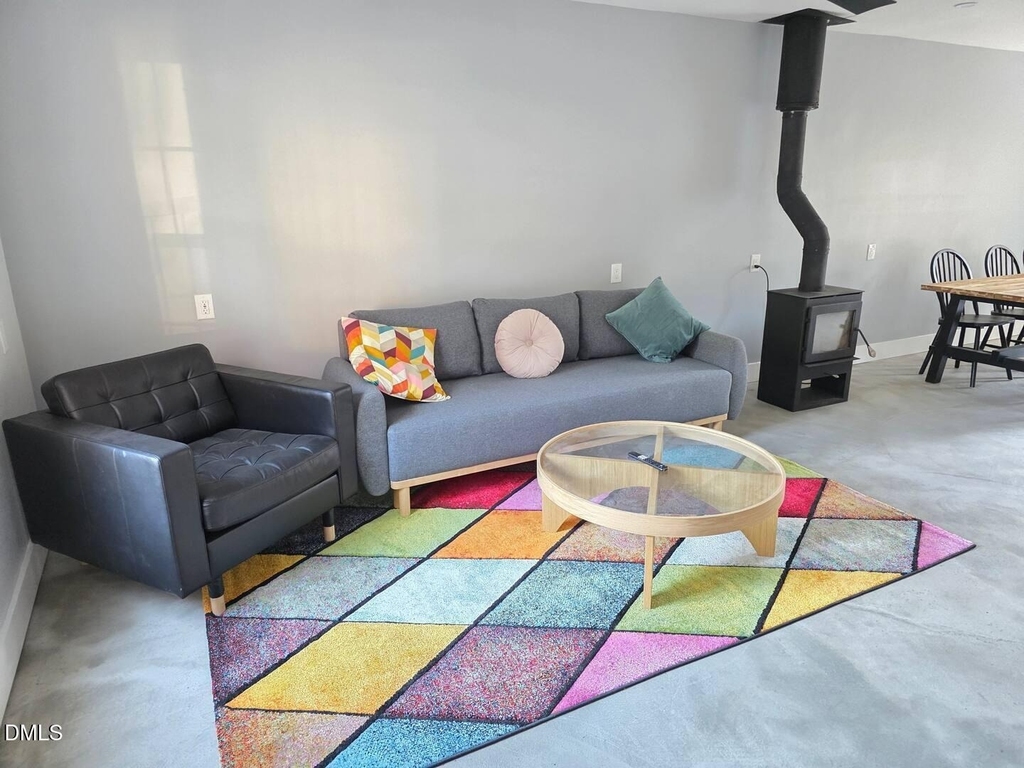 114 Chaucer Court - Photo 1