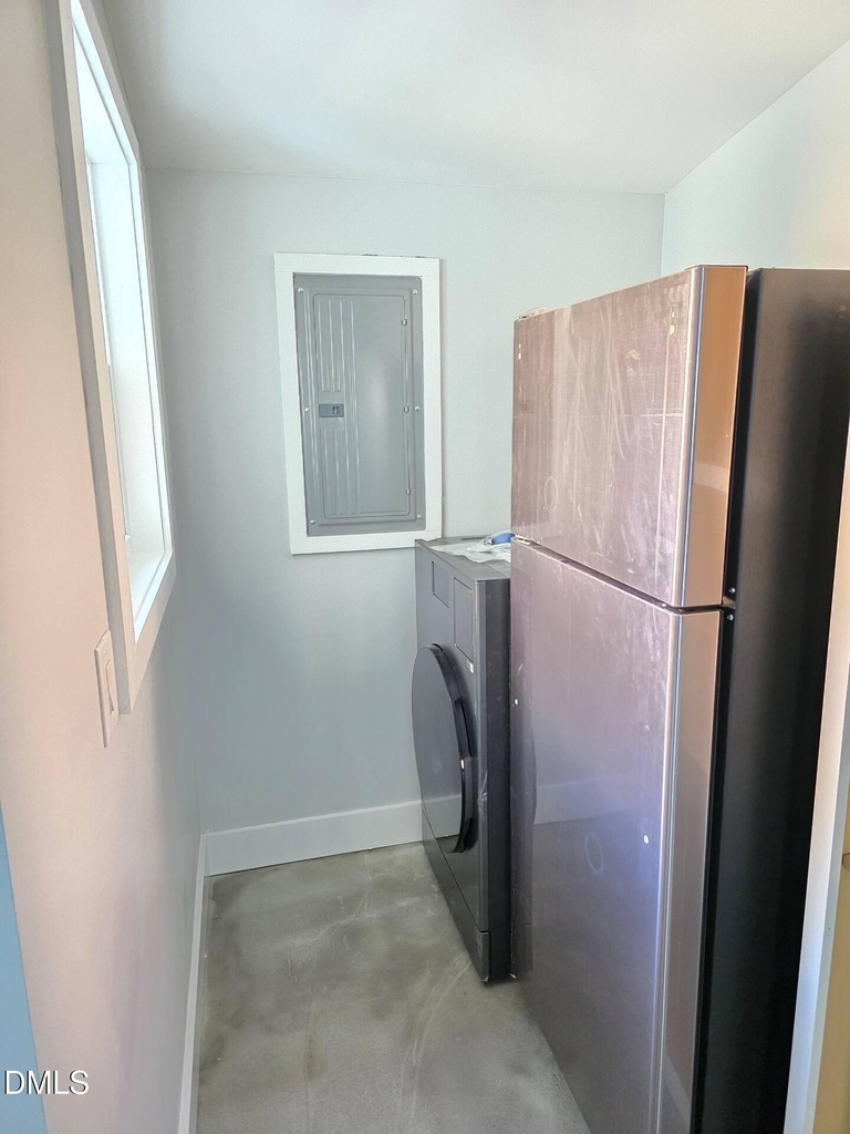 114 Chaucer Court - Photo 6