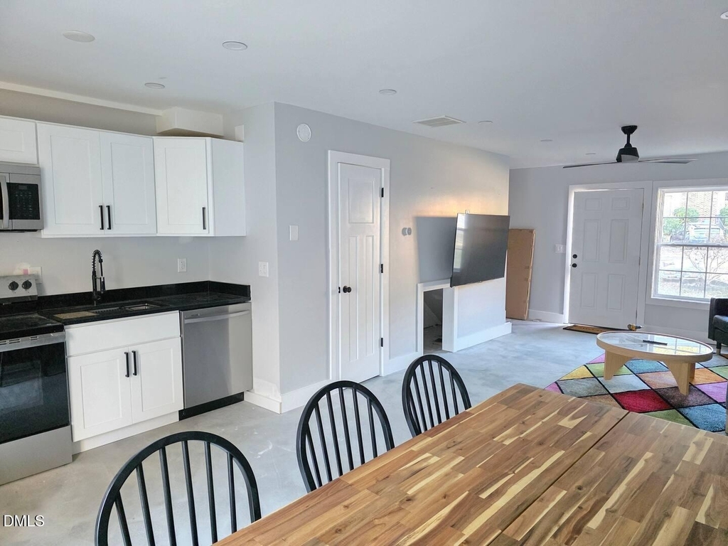 112 Friar Lane - Photo 1