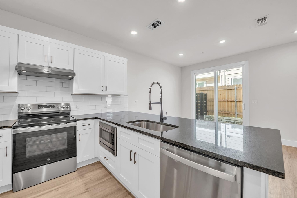 9312 Curious Squirrel St - Photo 4