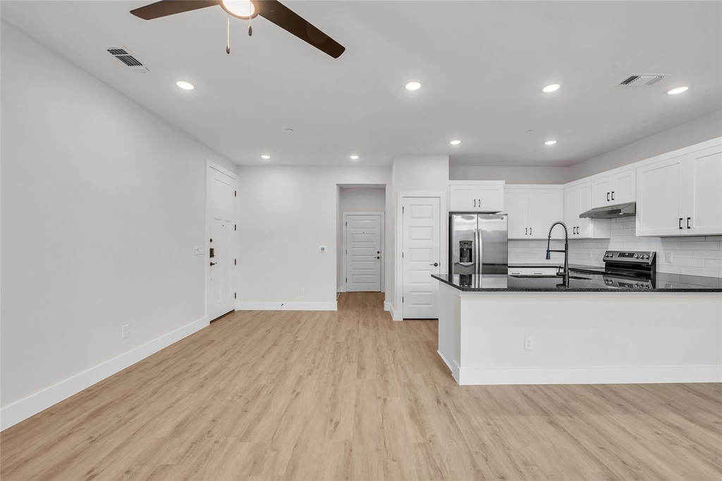9312 Curious Squirrel St - Photo 3