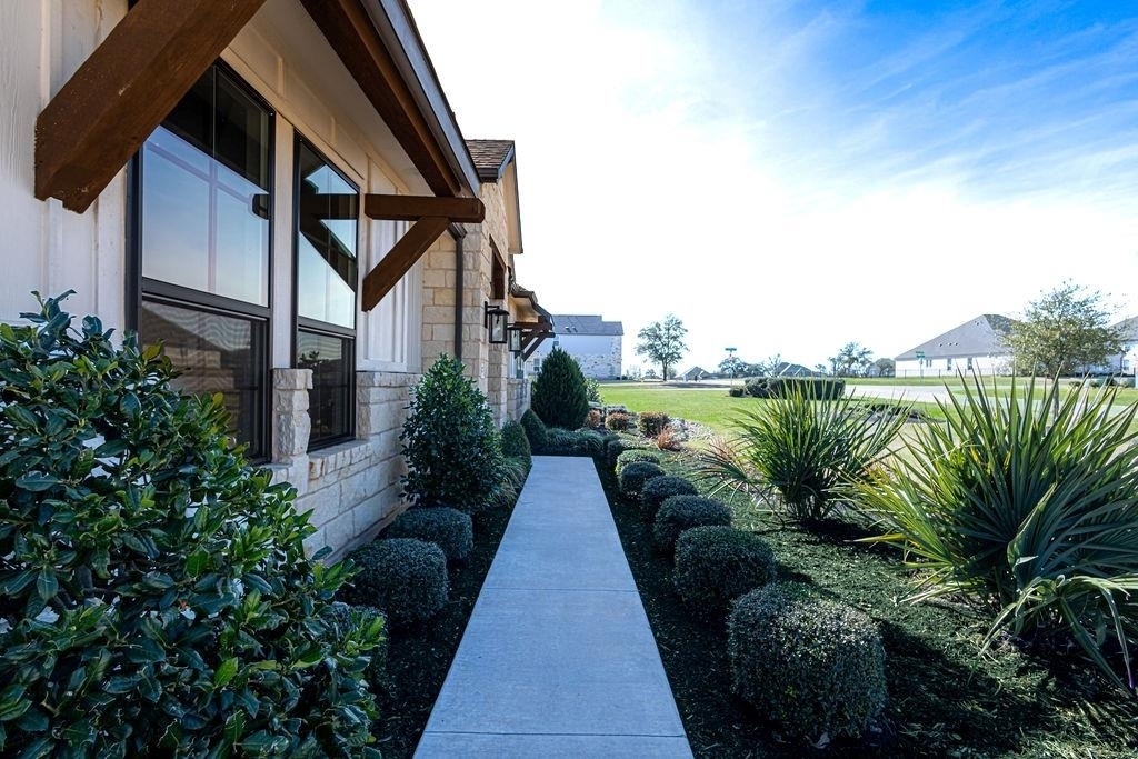 217 Northcrest Dr - Photo 3