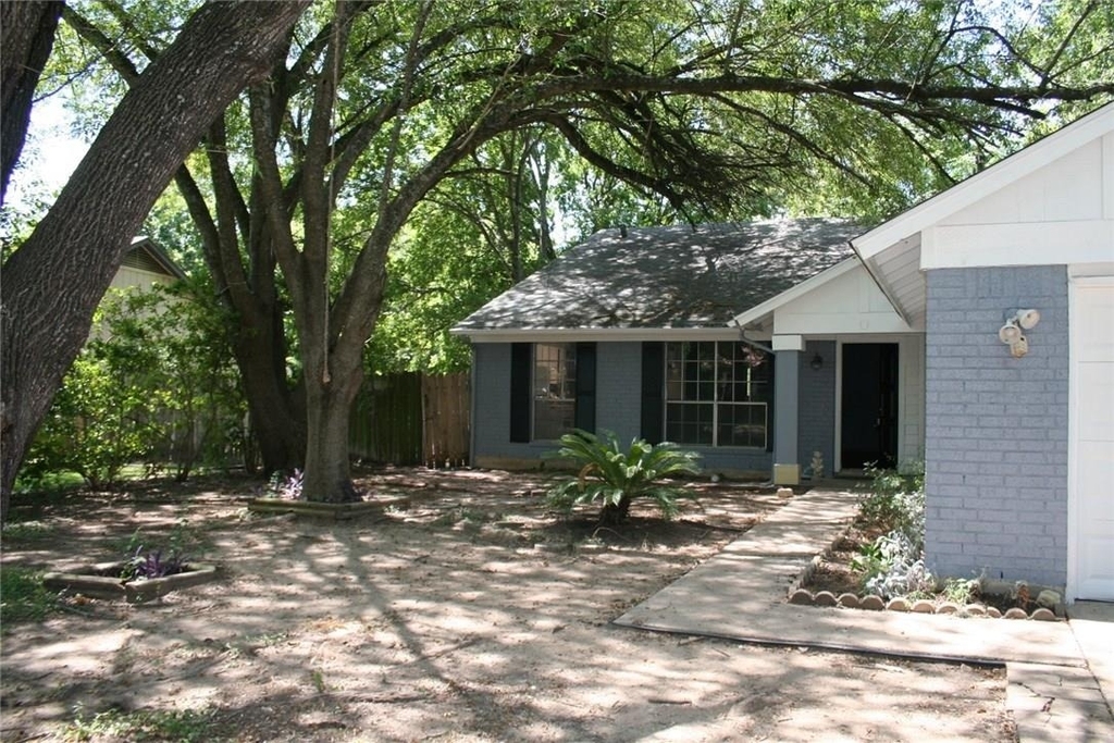 103 Cloudview Dr - Photo 0