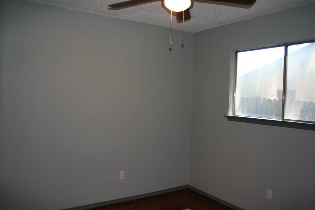 103 Cloudview Dr - Photo 8