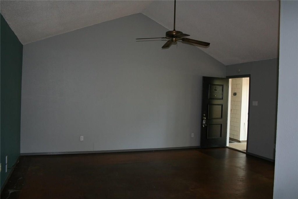 103 Cloudview Dr - Photo 1