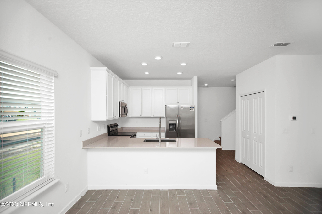 348 Rosemont Drive - Photo 10