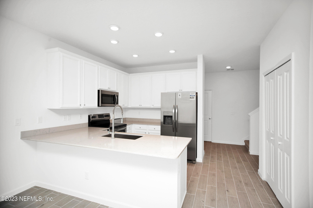 348 Rosemont Drive - Photo 6