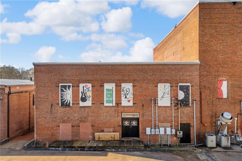 1642 Broad Street - Photo 1