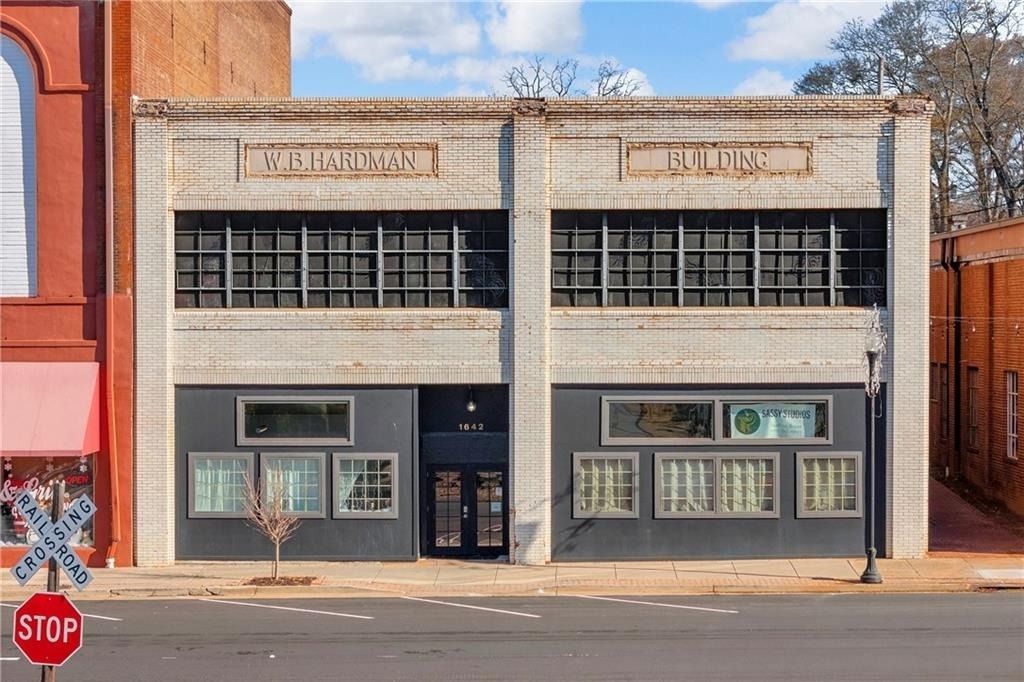 1642 Broad Street - Photo 0