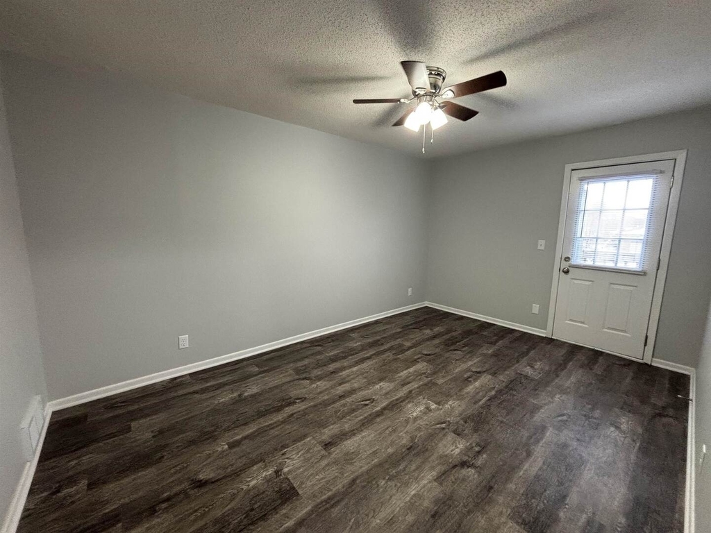 2501 E 50th Street - Photo 6