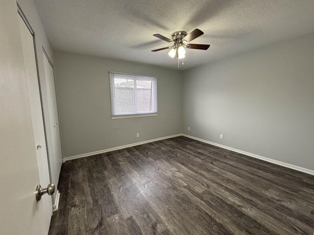 2501 E 50th Street - Photo 4