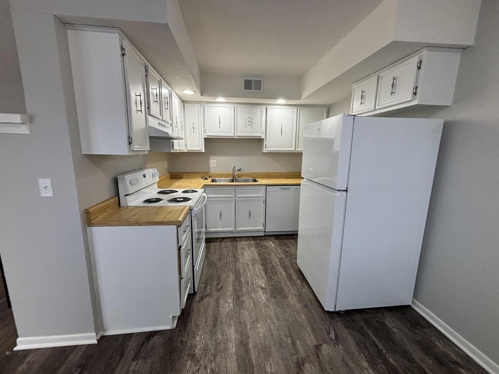 2501 E 50th Street - Photo 3