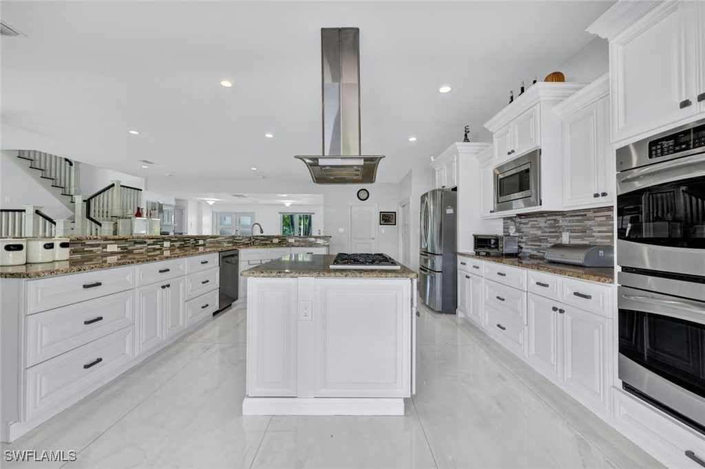 6448 Griffin Boulevard - Photo 12