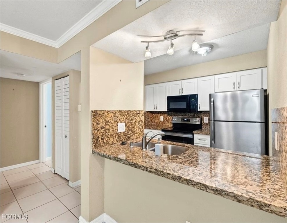 3419 Winkler Avenue - Photo 2