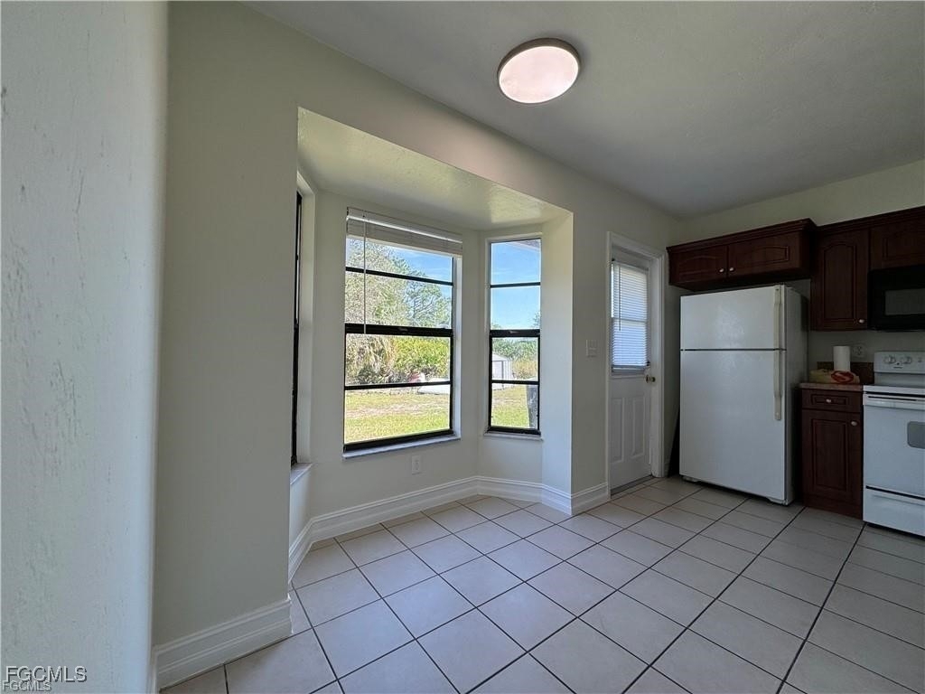 645 Homestead Road S - Photo 3