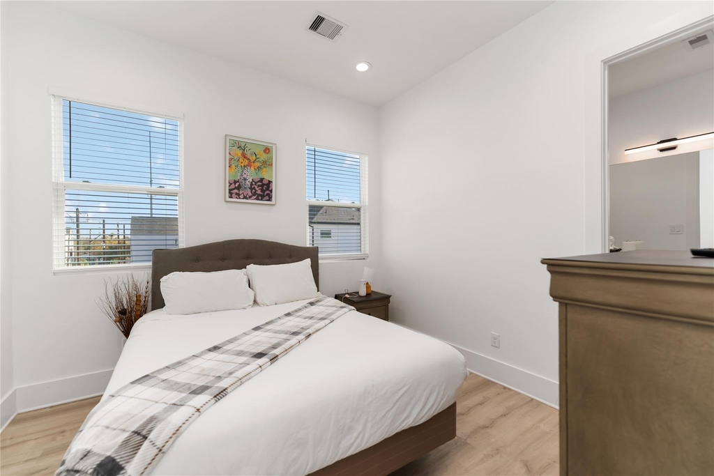 3410 Baer Street - Photo 4