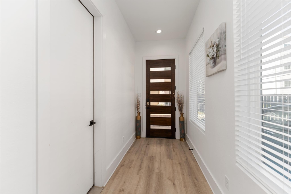 3410 Baer Street - Photo 3
