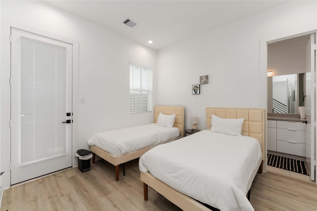 3410 Baer Street - Photo 5