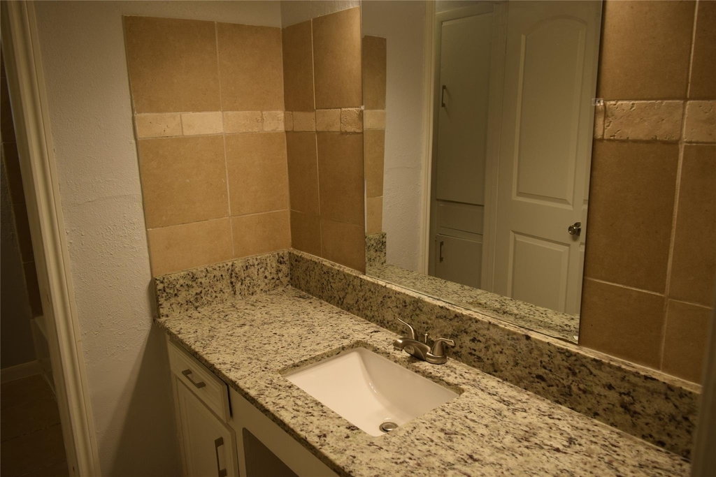 9902 Tolman Street - Photo 8