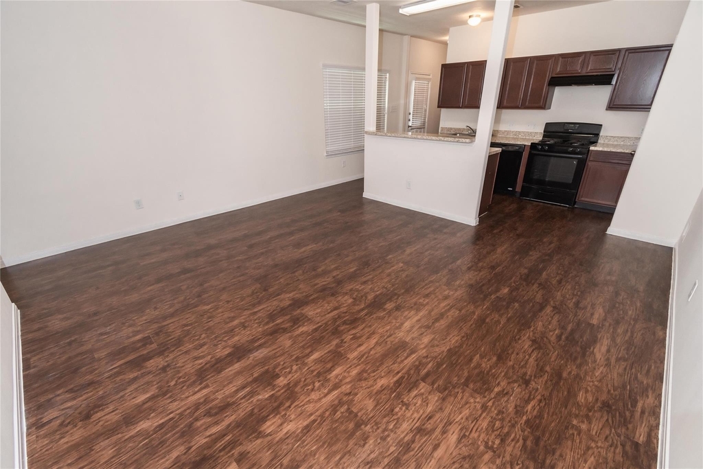 12128 Pia Drive - Photo 4