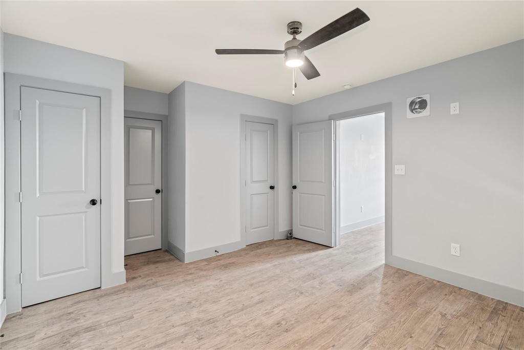 305 Roberts Street - Photo 1