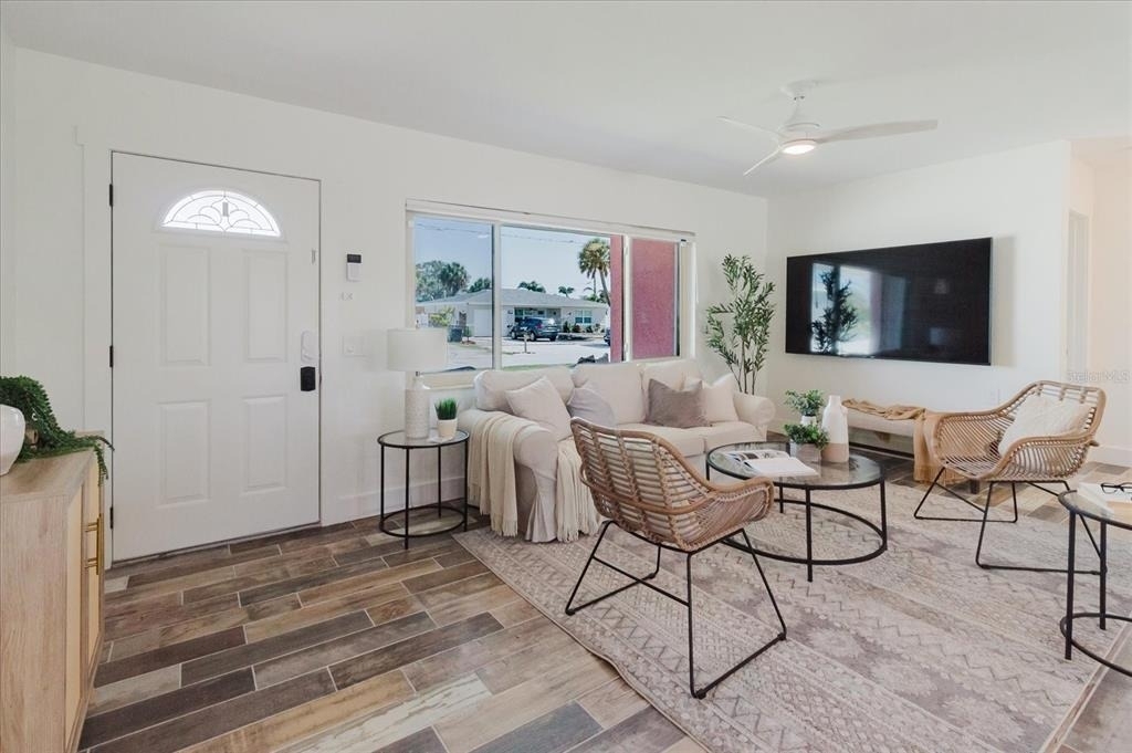 411 87th Avenue - Photo 3