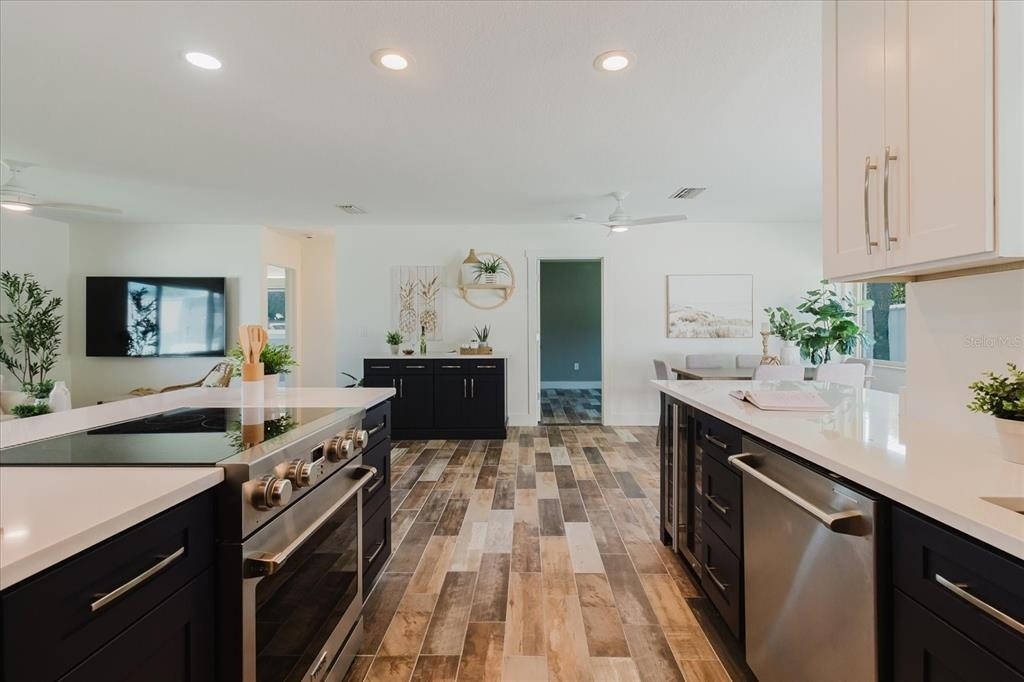 411 87th Avenue - Photo 11