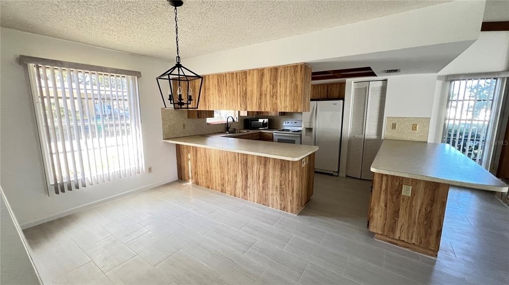 10548 86th Avenue N - Photo 6