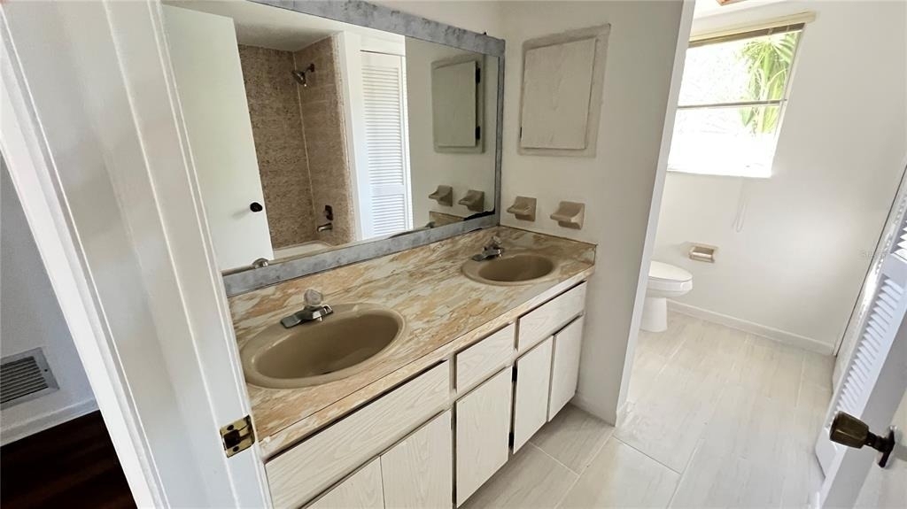 10548 86th Avenue N - Photo 10