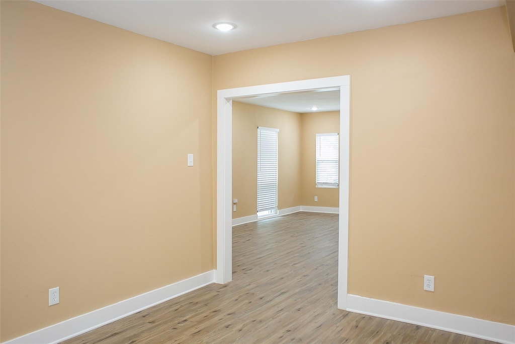 2301 Albans Road - Photo 8