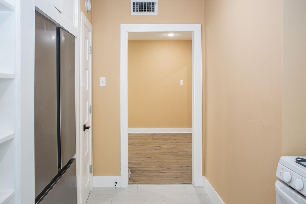 2301 Albans Road - Photo 14